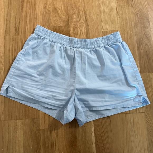 Aritzia sunday best shorts - Picture 1 of 3